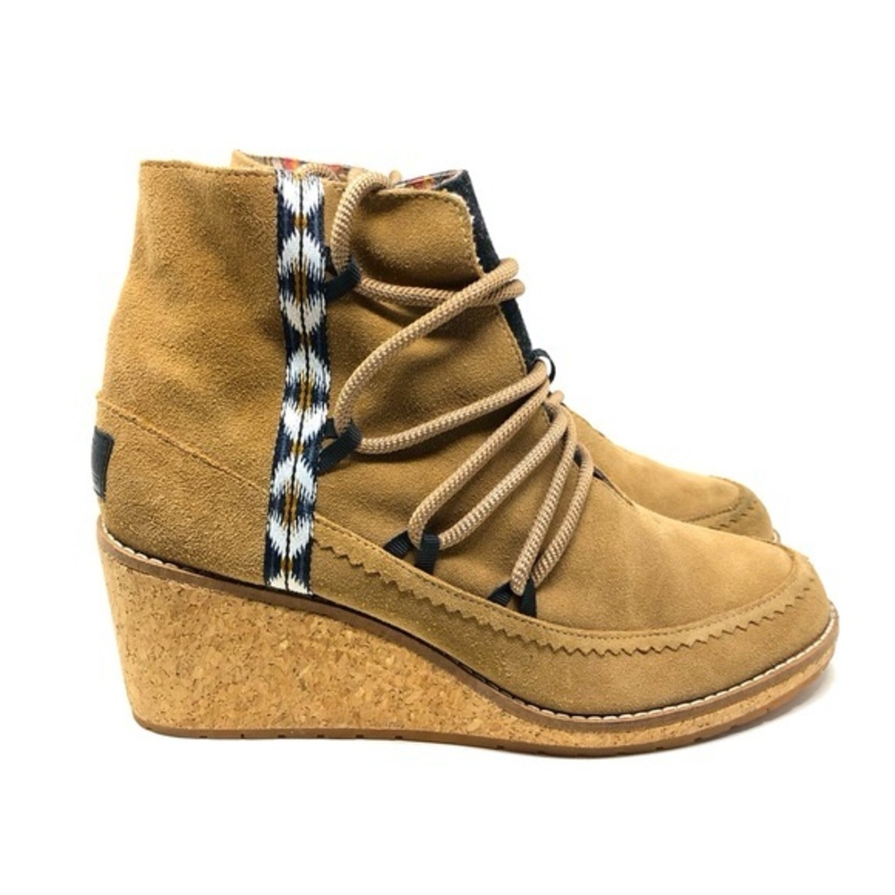 Pendleton Islegate Tie-up Tan Wedge Shoes with Patterned Trim